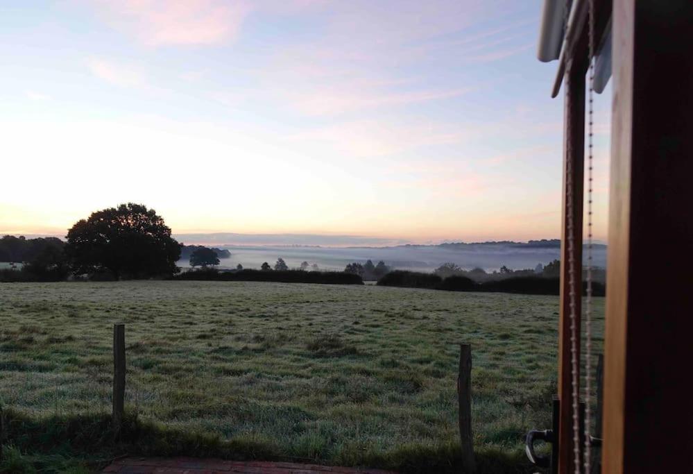 The Cowshed, Tunbridge Wells Villa ภายนอก รูปภาพ